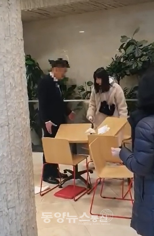 백화점 난동, 콜라 뿌리고 욕설 영상 '눈살' 출처-유튜브 캡쳐