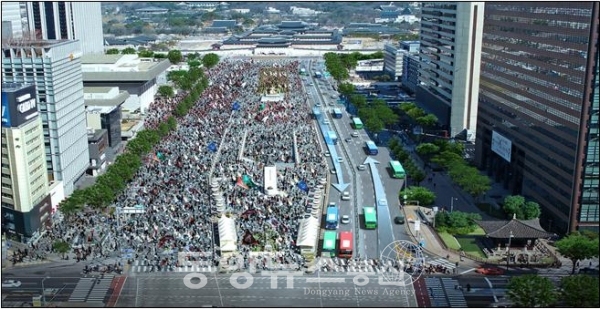 집회·시위 시 비상대중교통로로 활용되는 편도방향 차로(사진=서울시청 제공)