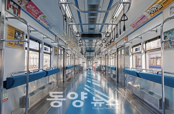 서울 지하철 4호선 객실 의자 개량 후 모습(사진=서울시 제공)