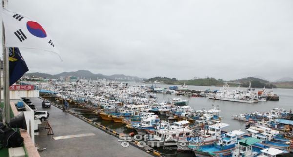 태풍 내습으로 피항한 어선들 (사진=해양경찰청 자료사진)