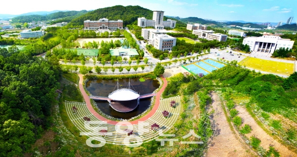 선문대학교가 최근 교육부와 한국대학교육협의회에서 주관하는 ‘2021년 고교교육 기여대학 지원사업’에 선정됐다고 12일 밝혔다. (사진=선문대 제공)