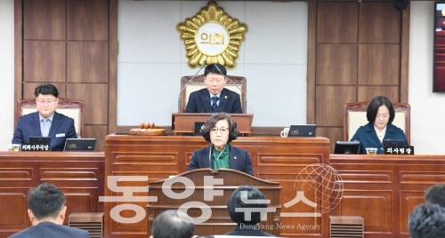 지난 20일 신정란 순천시의회 의원이 대표발의를 하고 있다.(사진=순천시의회 제공)