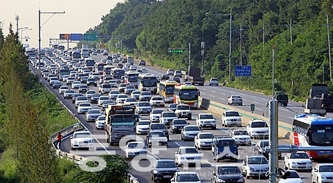 [고속도로교통상황] 478만대 이동 혼잡 양상...주요 도시 예상 소요시간 정리(사진=온라인 커뮤니티)